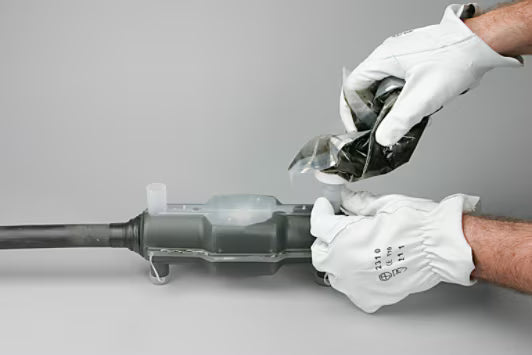 3M™ Scotchcast™ 92-NA 7 U/6kV Giethars-Lijnverbindingsmof, vlamdovend/chemisch bestendig, 3,6/6 kV, up to 3x 240 mm²