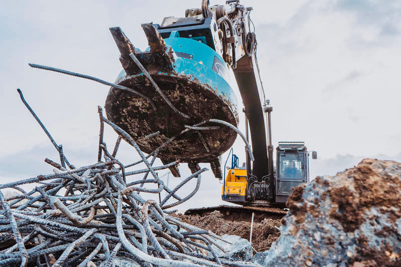DEMAREC Magnet für Metallscheidung auf Bagger